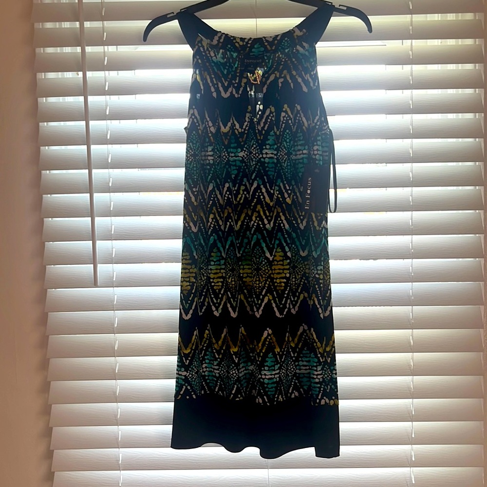 cute dress!